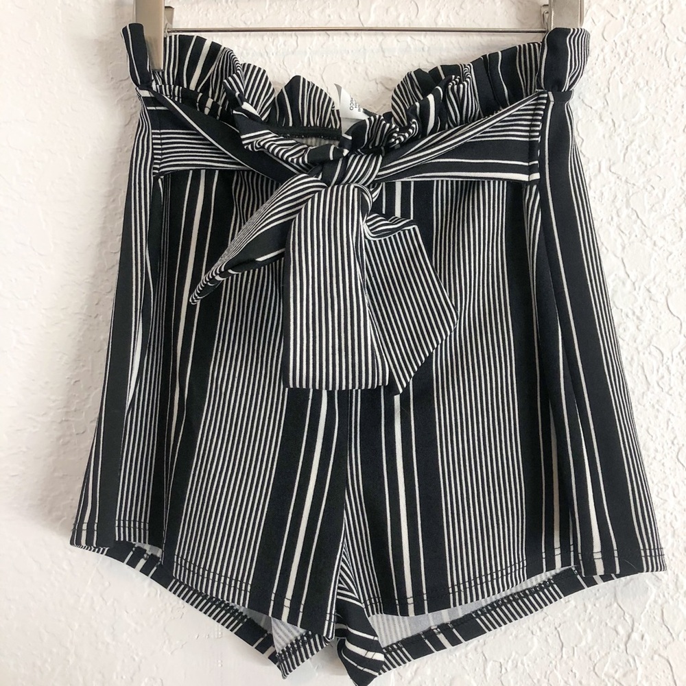 Black and White Shorts - Picture 1 of 3